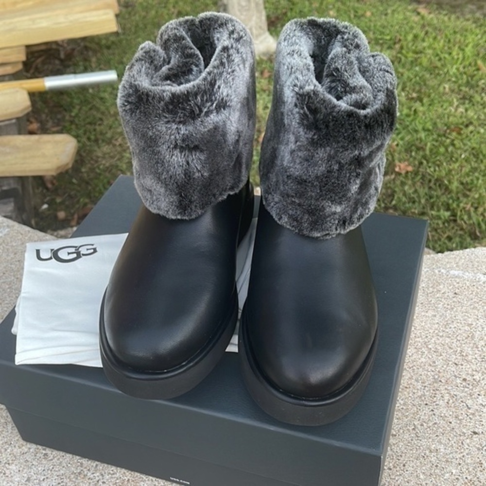 UGG Classic Mini Berge Genuine Shearling Boot